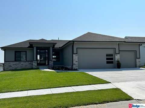 5419 N 209 Avenue, Elkhorn, NE 68022