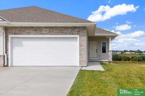 17656 Robin Drive, Omaha, NE 68136