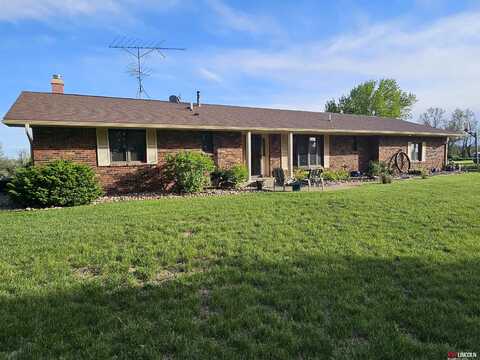 1317 15 Road, Geneva, NE 68361