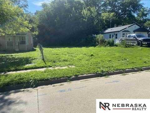 5730 N 35th Street, Omaha, NE 68111