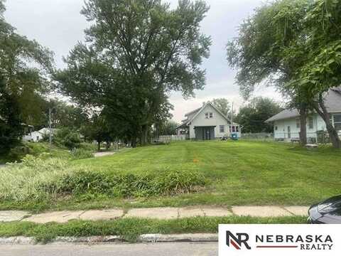 4051 Grand Avenue, Omaha, NE 68111