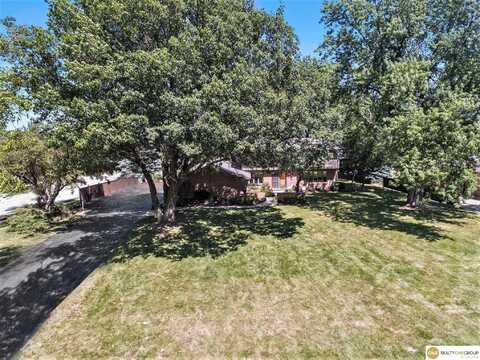 2709 S 100 Street, Omaha, NE 68124