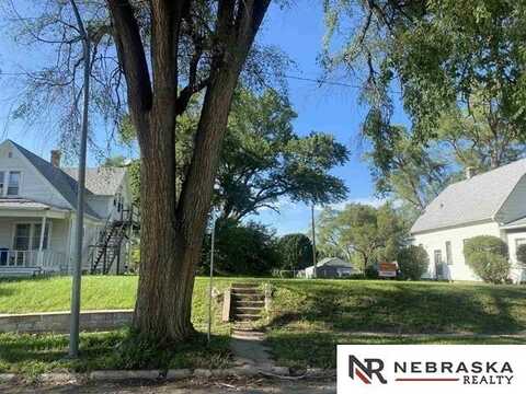 3612 Grand Avenue, Omaha, NE 68111