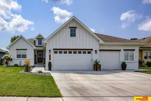 2811 E Brooks Hollow Drive, Fremont, NE 68025