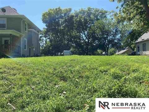 4524 N 38th Street, Omaha, NE 68111