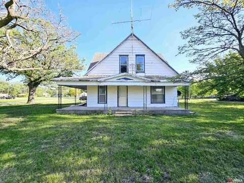 615 4th Avenue, Fairmont, NE 68354