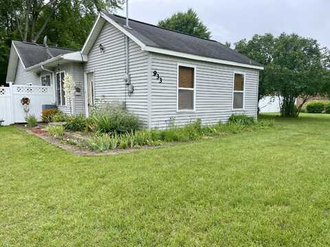 933 N Pine Street, Evart, MI 49631