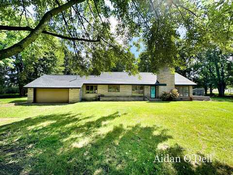 753 10th Street, Plainwell, MI 49080