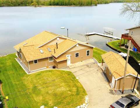 216 Sandalwood Drive, Quincy, MI 49082