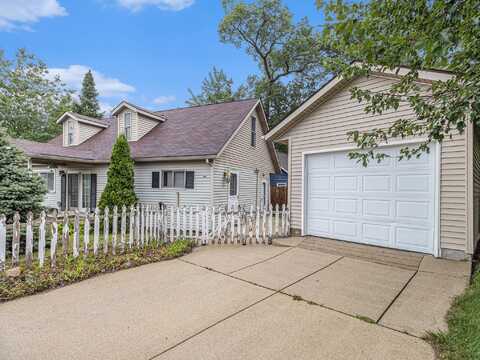 8613 Glenn Drive, Portage, MI 49002