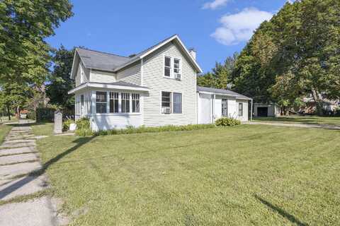 114 E Coffren Avenue, Greenville, MI 48838