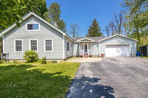 10506 Main Street, Honor, MI 49640