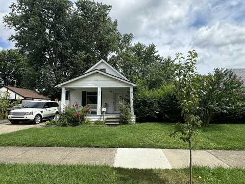 29910 Maplegrove Street, Saint Clair Shores, MI 48082