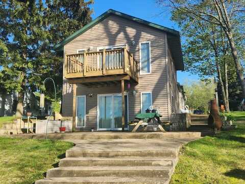 3283 W Ridge Street, White Cloud, MI 49349