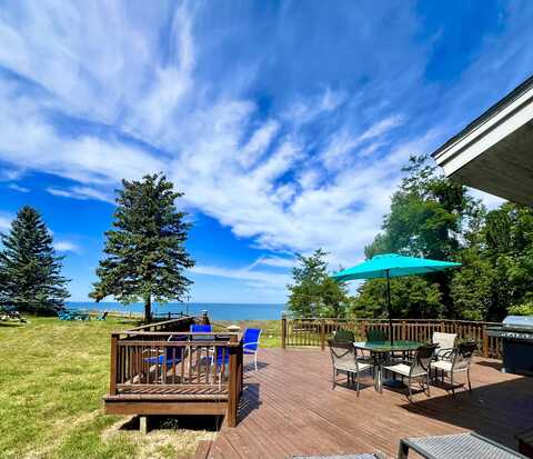 2177 S Lakeshore Drive, Ludington, MI 49431