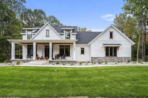 6129 Pine Glen Drive, Saugatuck, MI 49453