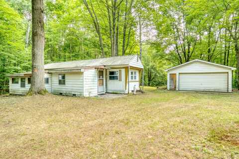 11451 Hemlock Avenue, Lake, MI 48632