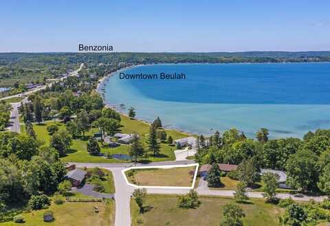 759 Holiday Court, Beulah, MI 49617