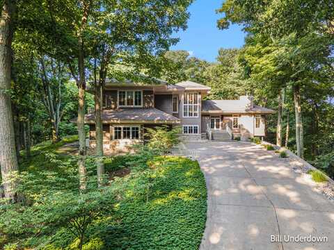 568 Weirich Drive, Saugatuck, MI 49453