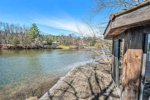 1885 Timber Trail Drive SE, Ada, MI 49301