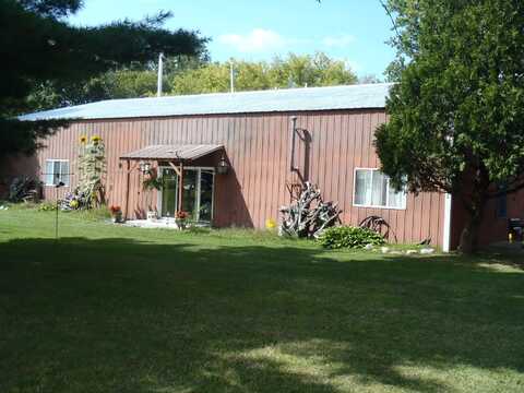 944 W Howard City - Edmore Road, Edmore, MI 48829