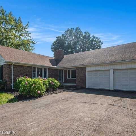 19026 Parke Lane, Grosse Ile, MI 48138