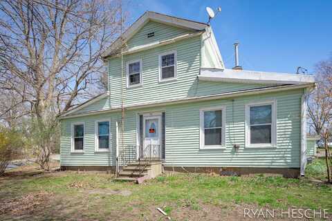 208 N King Street, Lyons, MI 48851