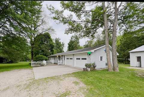 5707 Gross Drive, Weidman, MI 48893