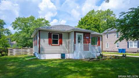 1221 Pennoyer Avenue, Grand Haven, MI 49417