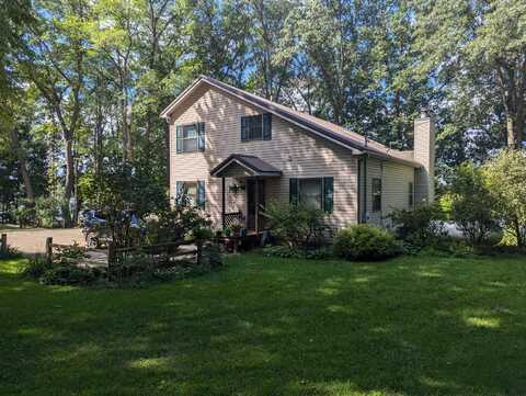 9500 Wilbur Lake Road, Hanover, MI 49241