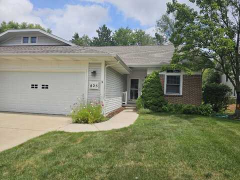 825 Roaring Brook Circle, Lansing, MI 48917