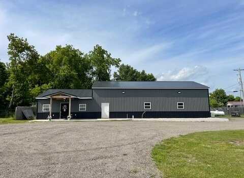 8472 US Highway 10, Chase, MI 49623