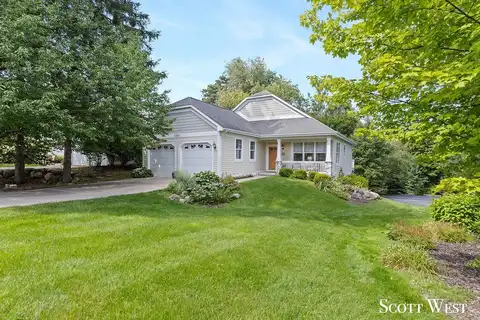 2975 Overlook Summit Drive, Grand Rapids, MI 49546