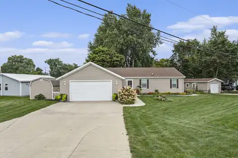 817 Pine Island Drive, Coldwater, MI 49036