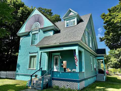 202 S Washington Avenue, Ludington, MI 49431