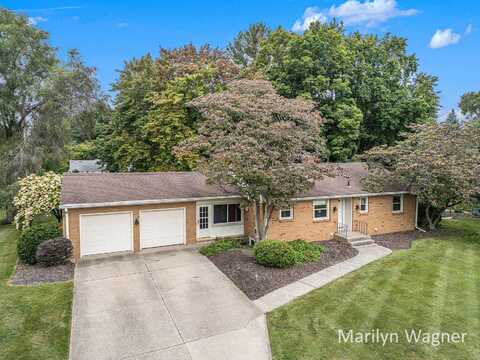 597 Forest Hill Avenue SE, Grand Rapids, MI 49546