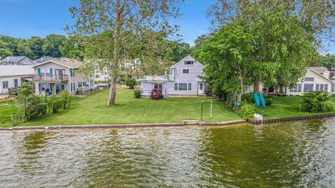 5218 Deep Point Drive, Portage, MI 49002