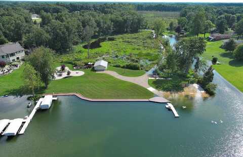 12284 Crowne Pointe Drive, Vicksburg, MI 49097