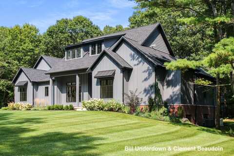 3341 Gaslight Court, Saugatuck, MI 49453