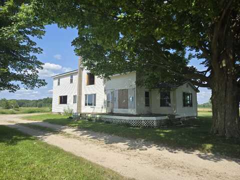 7680 E Meinert Road, Holton, MI 49425