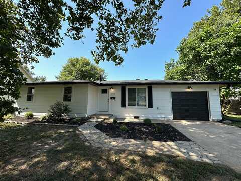 3319 W Dorber Drive, Springfield, MO 65807