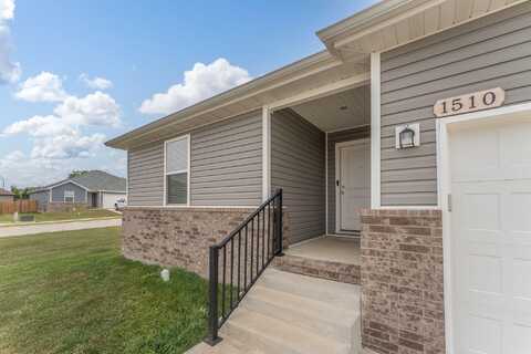 1510 E Abercorn Street, Republic, MO 65738