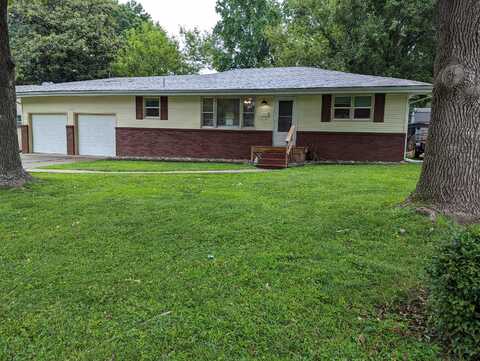 1938 S Newton Avenue, Springfield, MO 65807