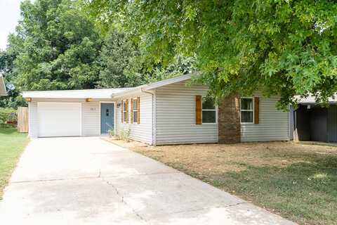 2633 W Phelps Street, Springfield, MO 65802