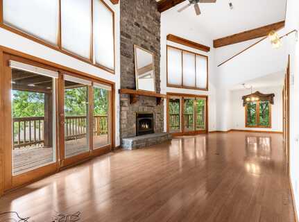 127 Kachina Trail, Branson West, MO 65737