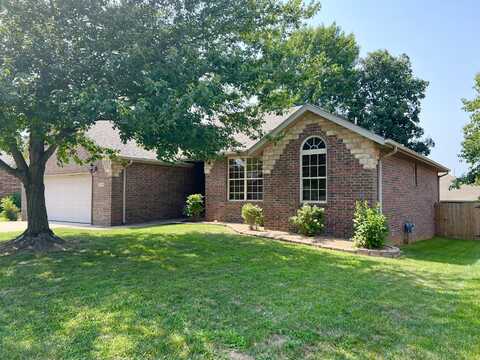 885 W Dustin Lane, Nixa, MO 65714