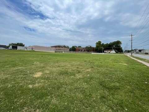 835 N Campbell Avenue, Springfield, MO 65802