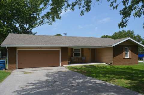 210 W Cherry Street, Strafford, MO 65757