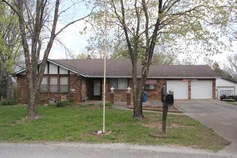 23207 Oakwood Circle, Hermitage, MO 65668