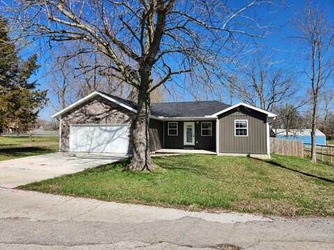 613 E Summit Avenue, Seymour, MO 65746